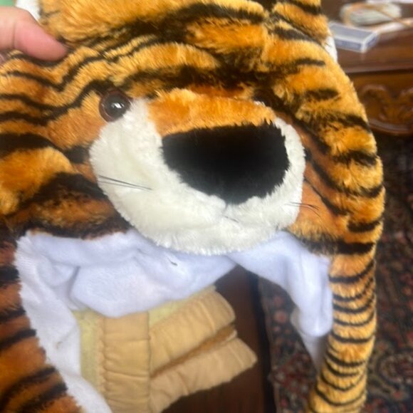Tiger plush hat for kids - Picture 4 of 4